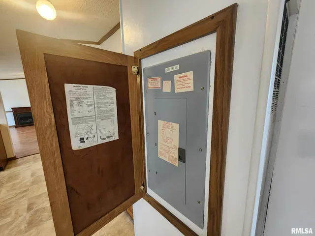 $69,900 | 114 East Main Street, Ewing, IL 62836