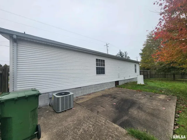 $69,900 | 114 East Main Street, Ewing, IL 62836