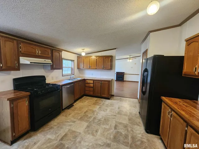 $69,900 | 114 East Main Street, Ewing, IL 62836