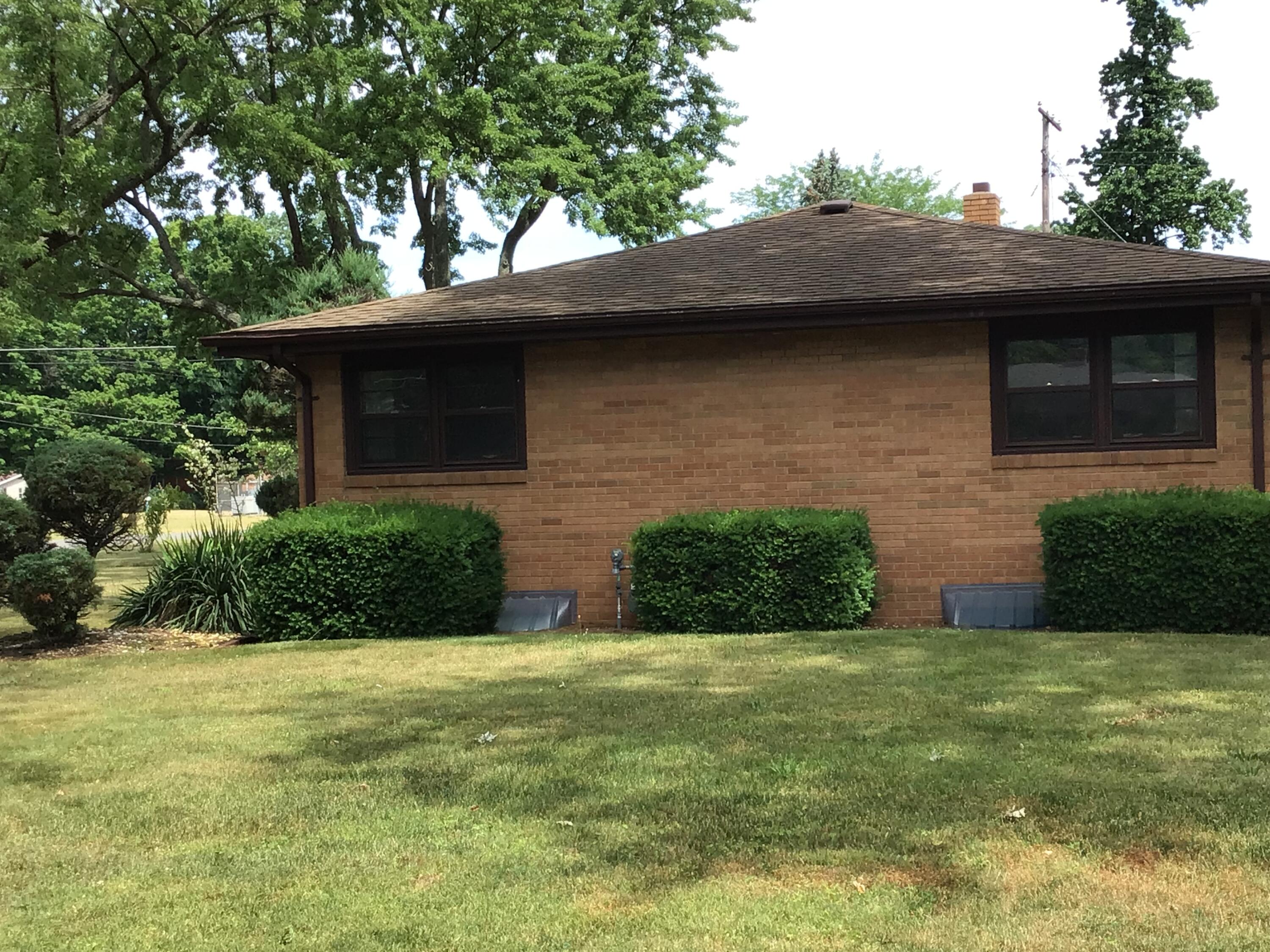 1975 Commonwealth Road Benton Harbor, MI 49022 - Photo 11 of 17 2EC40490-DA79-429D-A5C6-6309560E211C