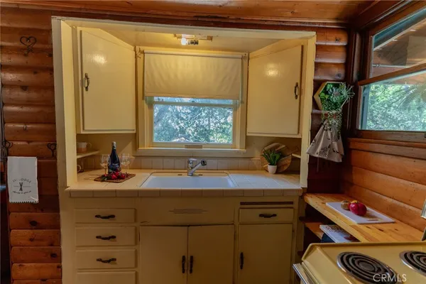 a view of washer and dryer