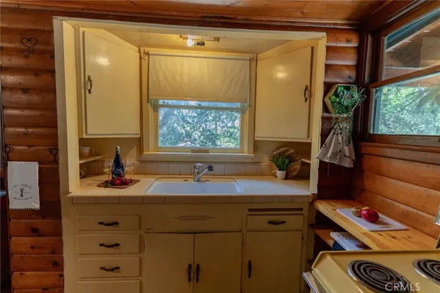 a view of washer and dryer