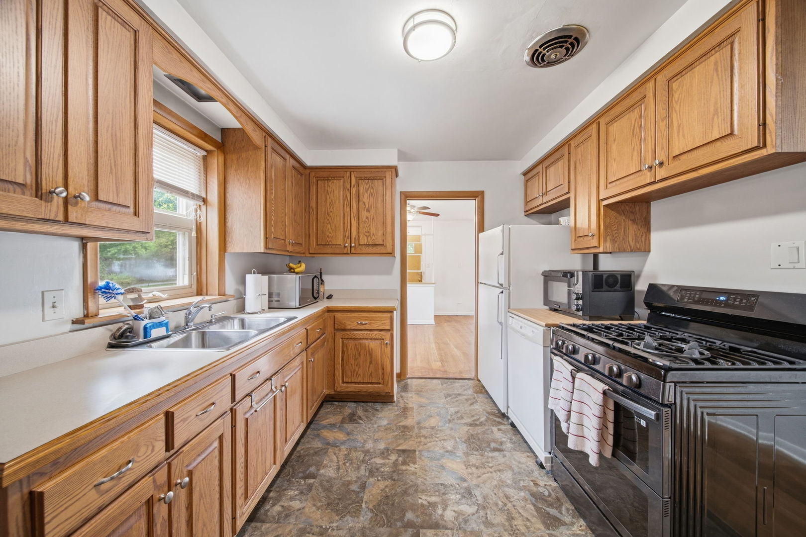 1413 Evergreen Road Homewood, IL 60430 - Photo 14 of 23