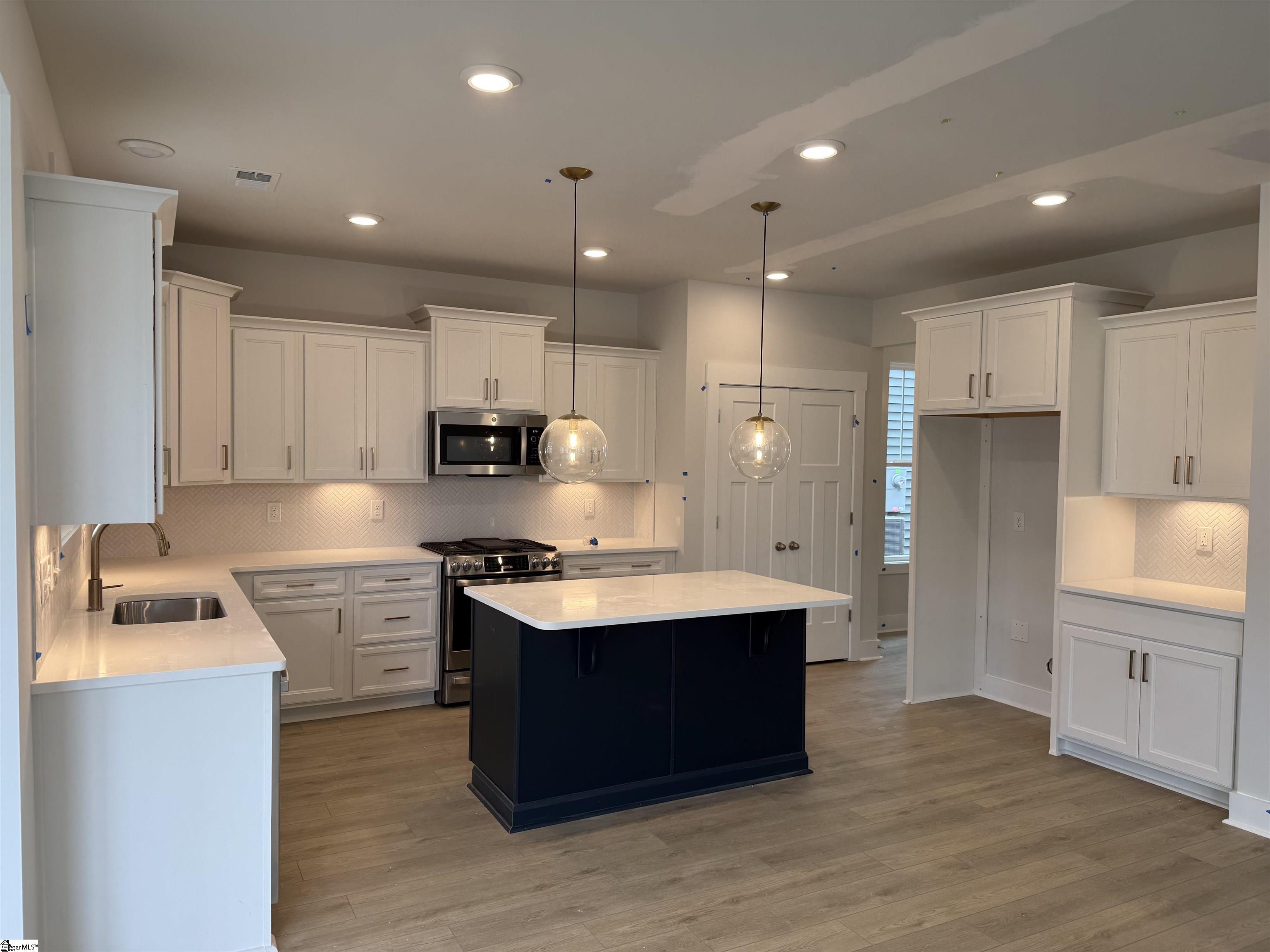 116 Terpack Circle Gray Court, SC 29645 - Photo 3 of 11