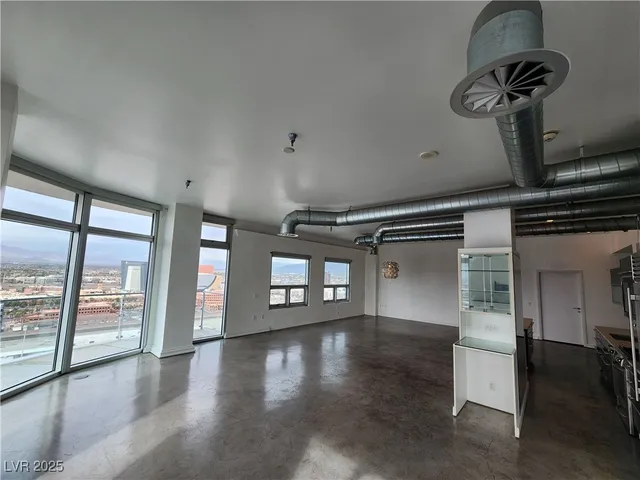 $2,780 | 200 Hoover Avenue, Unit 2003, Las Vegas, NV 89101