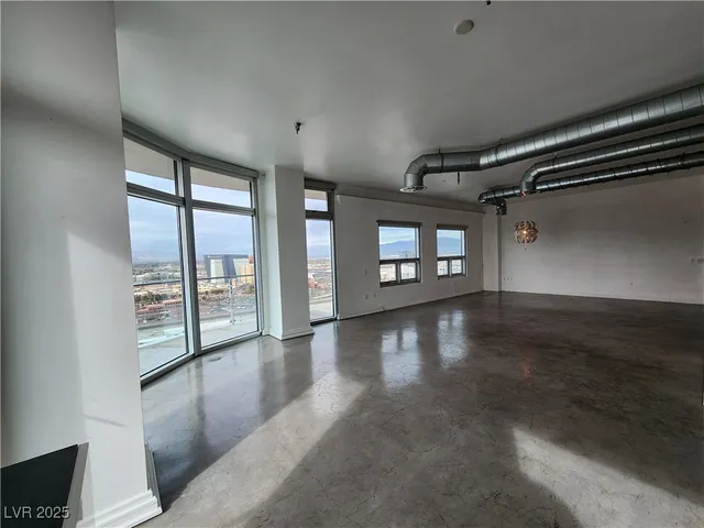 $2,780 | 200 Hoover Avenue, Unit 2003, Las Vegas, NV 89101
