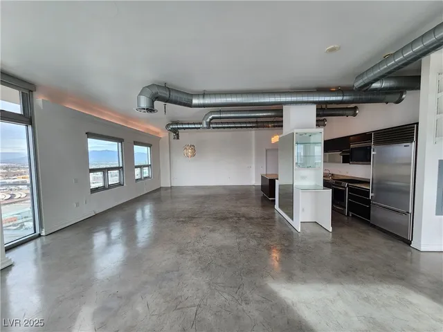 $2,780 | 200 Hoover Avenue, Unit 2003, Las Vegas, NV 89101