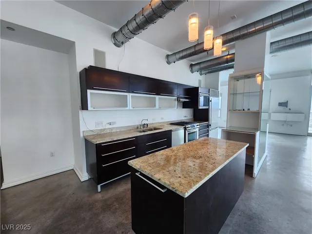 $2,780 | 200 Hoover Avenue, Unit 2003, Las Vegas, NV 89101