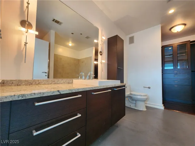 $2,780 | 200 Hoover Avenue, Unit 2003, Las Vegas, NV 89101