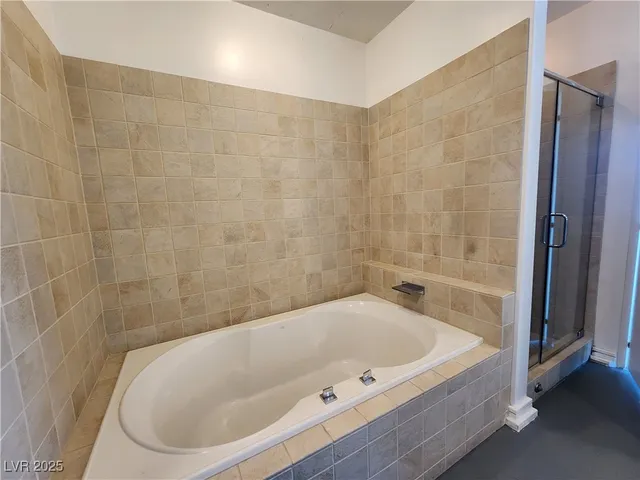 $2,780 | 200 Hoover Avenue, Unit 2003, Las Vegas, NV 89101