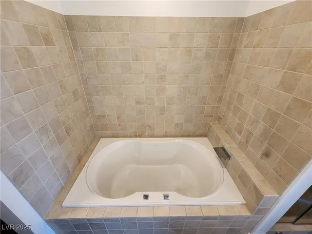 $2,780 | 200 Hoover Avenue, Unit 2003, Las Vegas, NV 89101