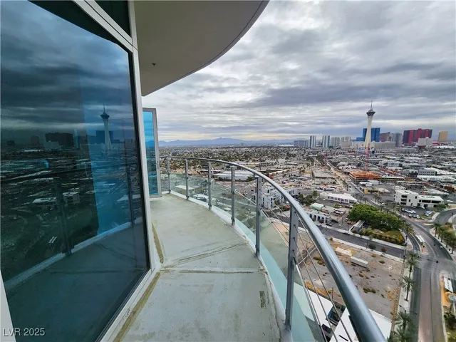 $2,780 | 200 Hoover Avenue, Unit 2003, Las Vegas, NV 89101