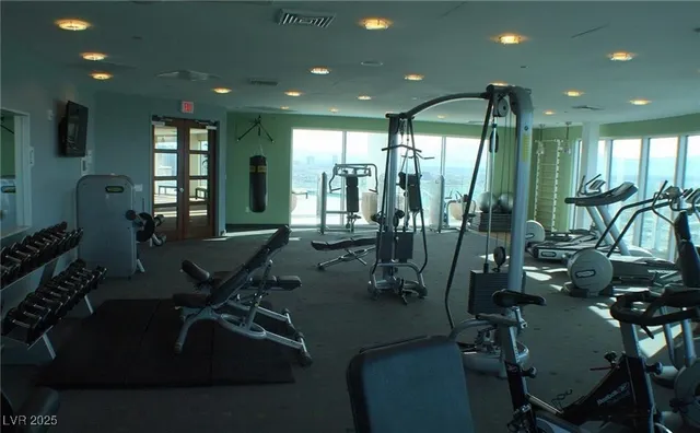 $2,780 | 200 Hoover Avenue, Unit 2003, Las Vegas, NV 89101