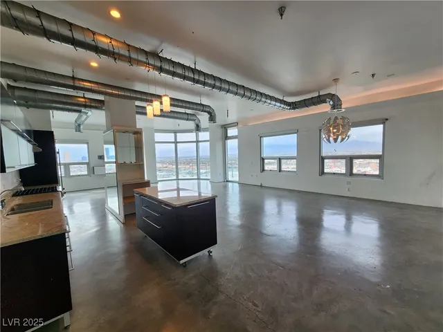 $2,780 | 200 Hoover Avenue, Unit 2003, Las Vegas, NV 89101