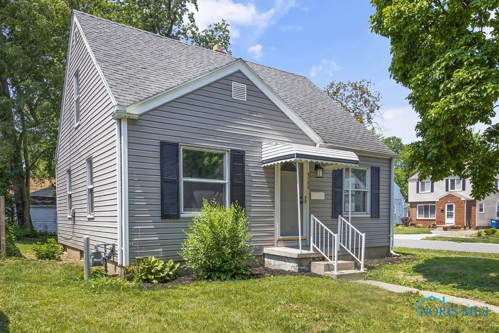 3733 Roanoke Road Toledo, OH 43613 - Photo 2 of 33 Gallery Image 2