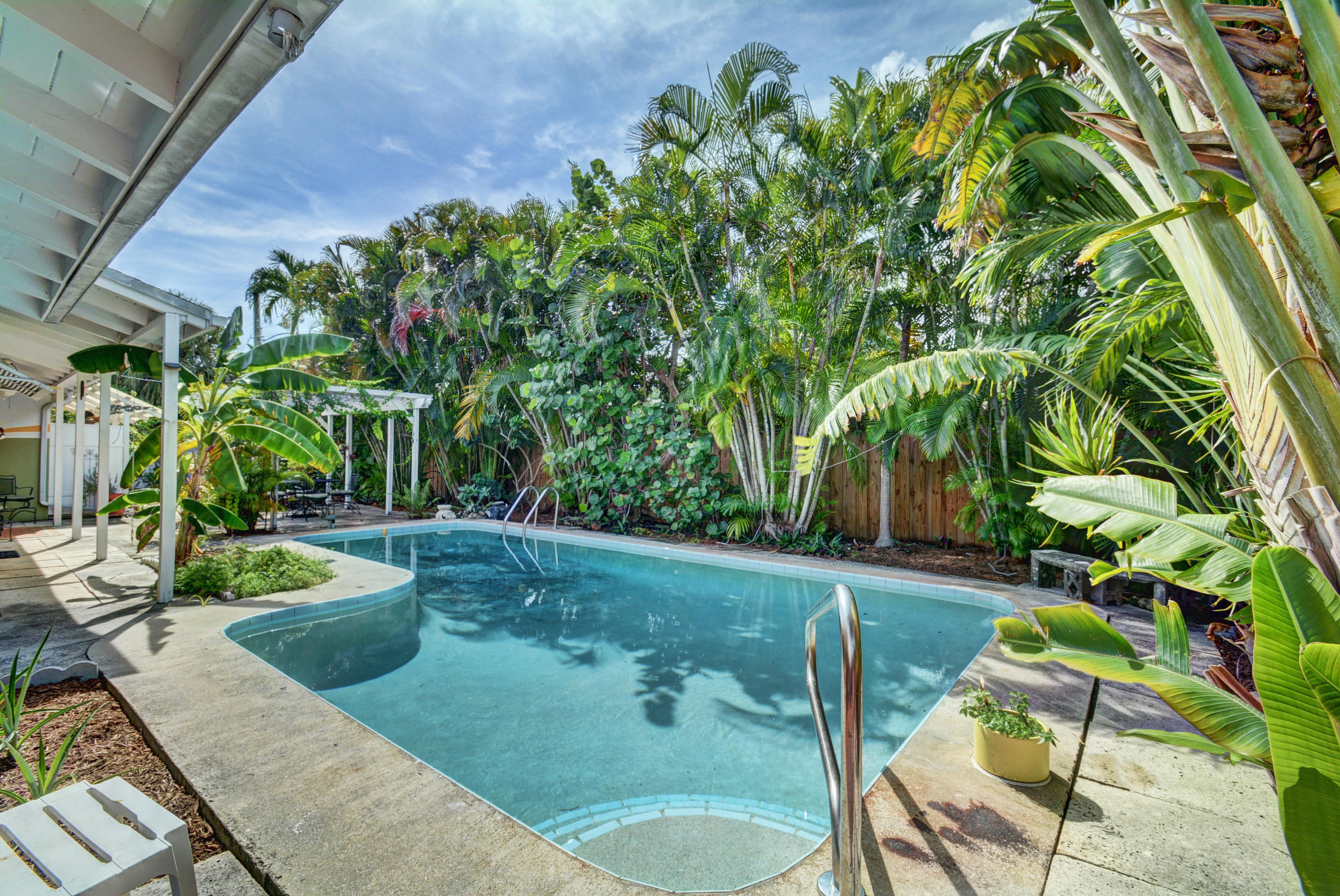 660 S Road Boynton Beach, FL 33435 - Photo 18 of 37 Pool