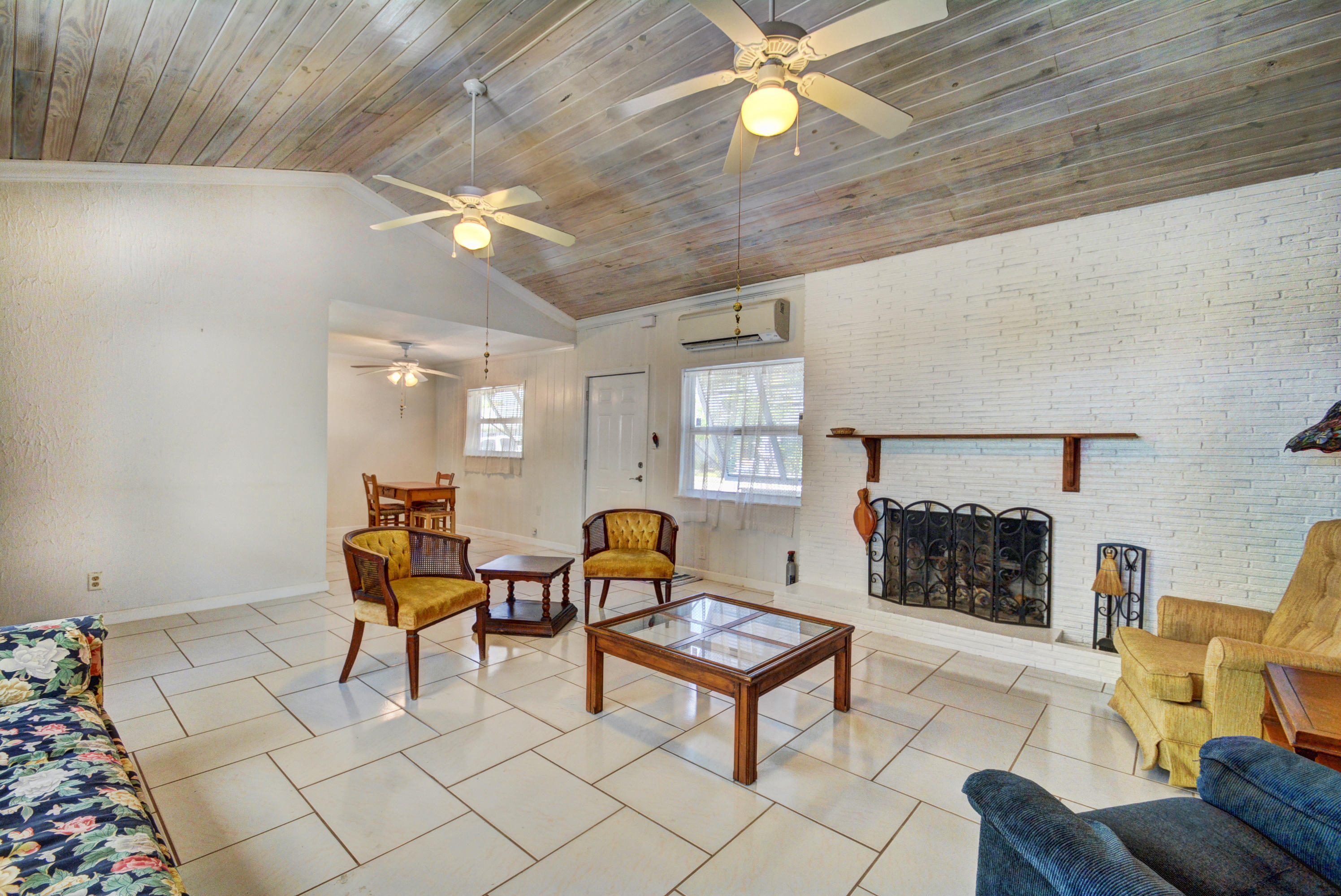 660 S Road Boynton Beach, FL 33435 - Photo 8 of 37 Wood Fireplace