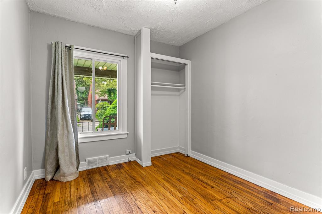 5002 Mead Street Dearborn, MI 48126 - Photo 12 of 26