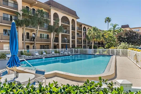 $1,600 | 2525 West Bay Drive, Unit B44, Belleair Bluffs, FL 33770