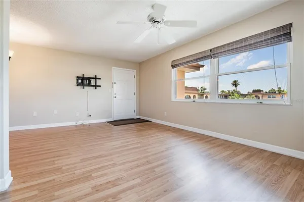 $1,600 | 2525 West Bay Drive, Unit B44, Belleair Bluffs, FL 33770