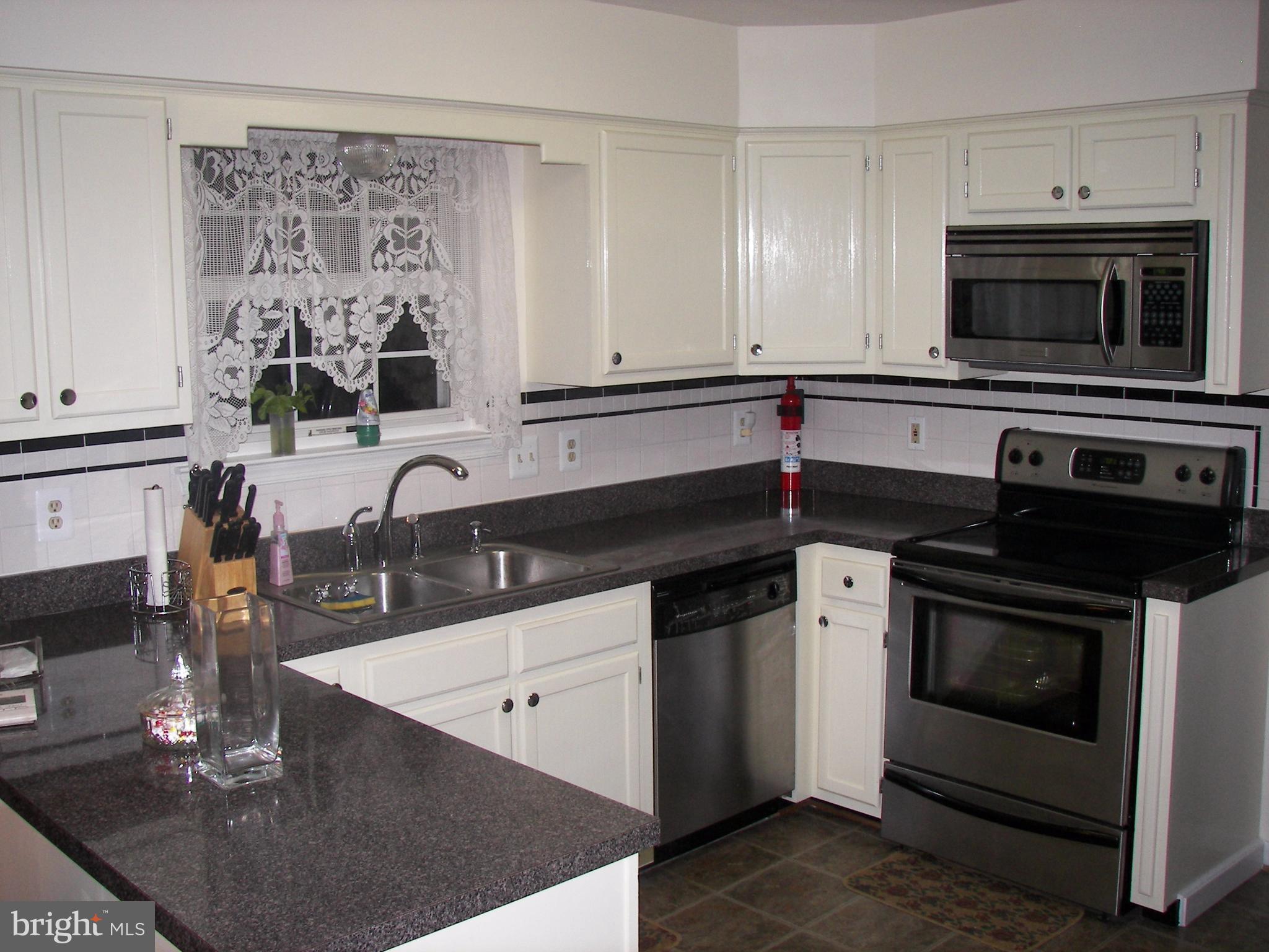9422 Sandy Creek Road Fort Washington, MD 20744 - Photo 12 of 25 Kitchen
