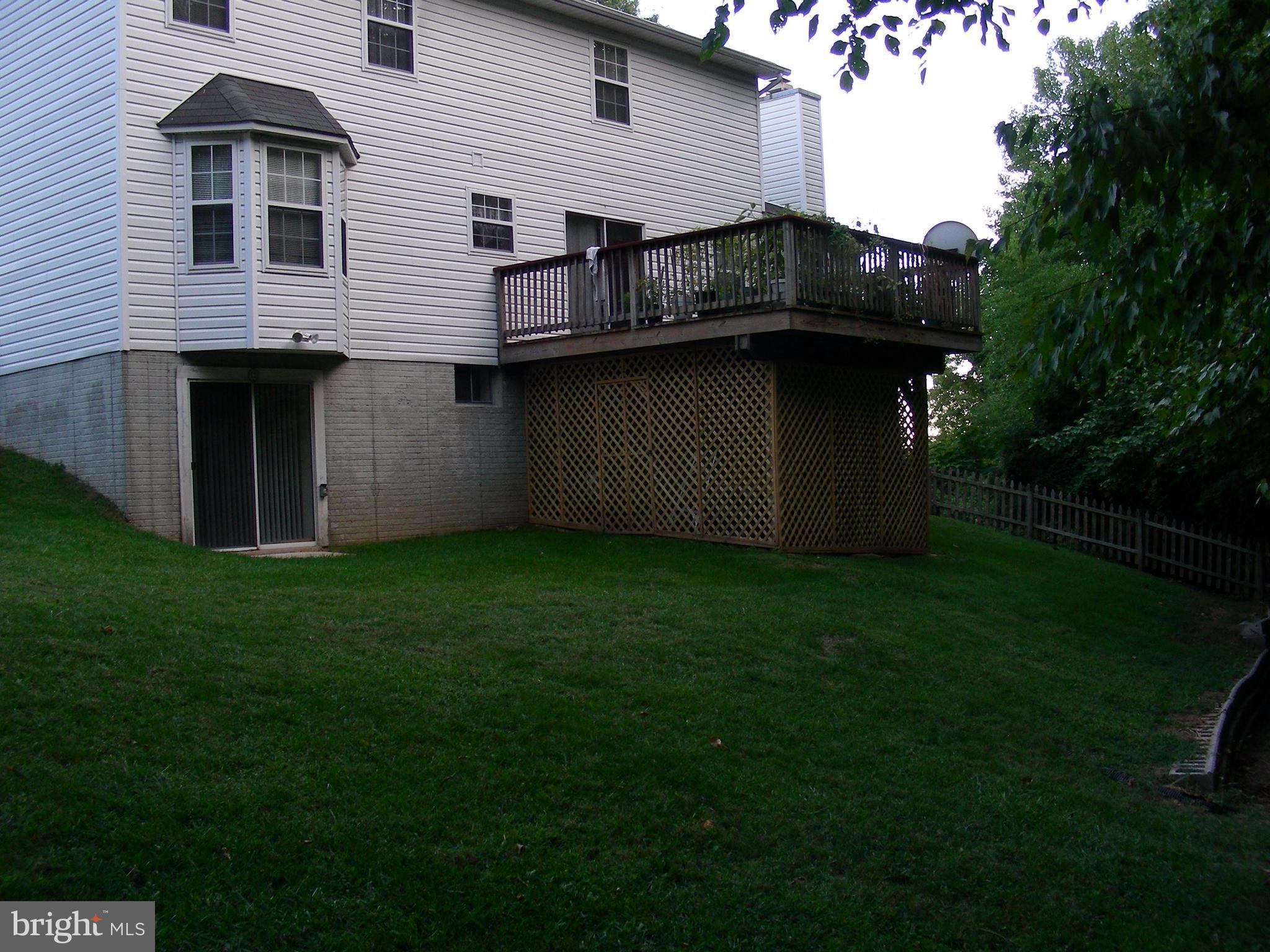 9422 Sandy Creek Road Fort Washington, MD 20744 - Photo 5 of 25 Exterior (Rear)
