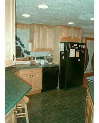 162 Fox Run Road Cranberry Township, PA 16066 - Photo 5 of 6 Kitchen.