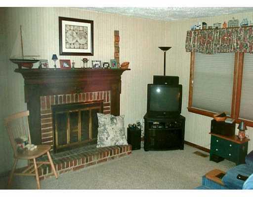 162 Fox Run Road Cranberry Township, PA 16066 - Photo 6 of 6 Den/Family/Great Room.