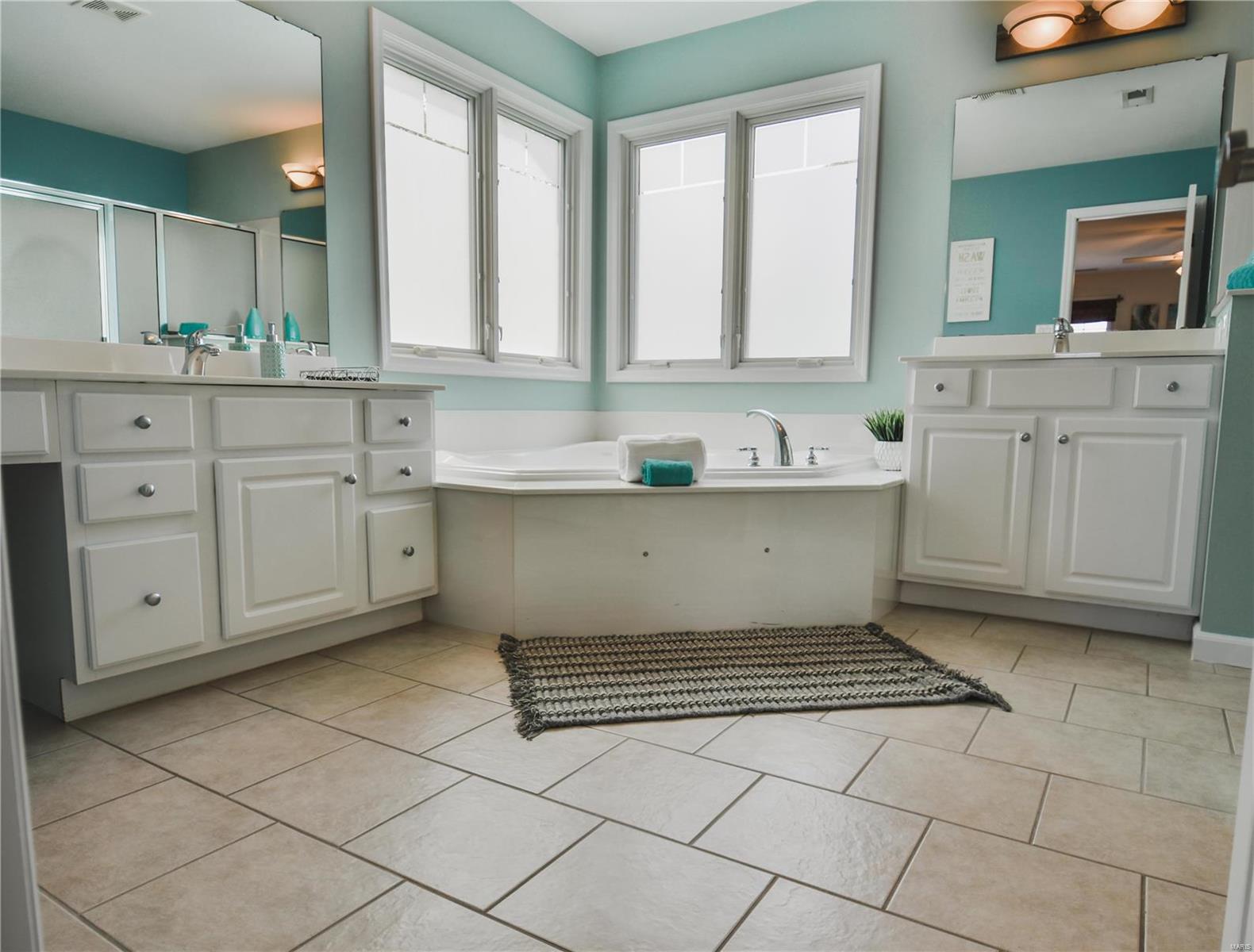 811 Wheaton Way St. Louis, MO 63141 - Photo 17 of 26