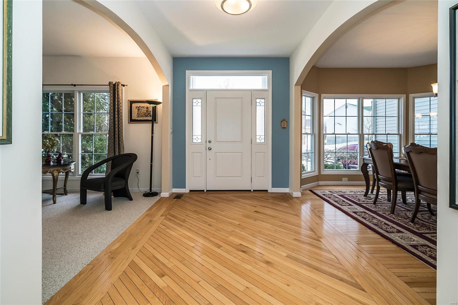 811 Wheaton Way St. Louis, MO 63141 - Photo 4 of 26