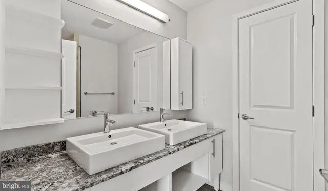 $2,406 | 8300 Wisconsin Avenue, Unit 1B1635, Bethesda, MD 20814