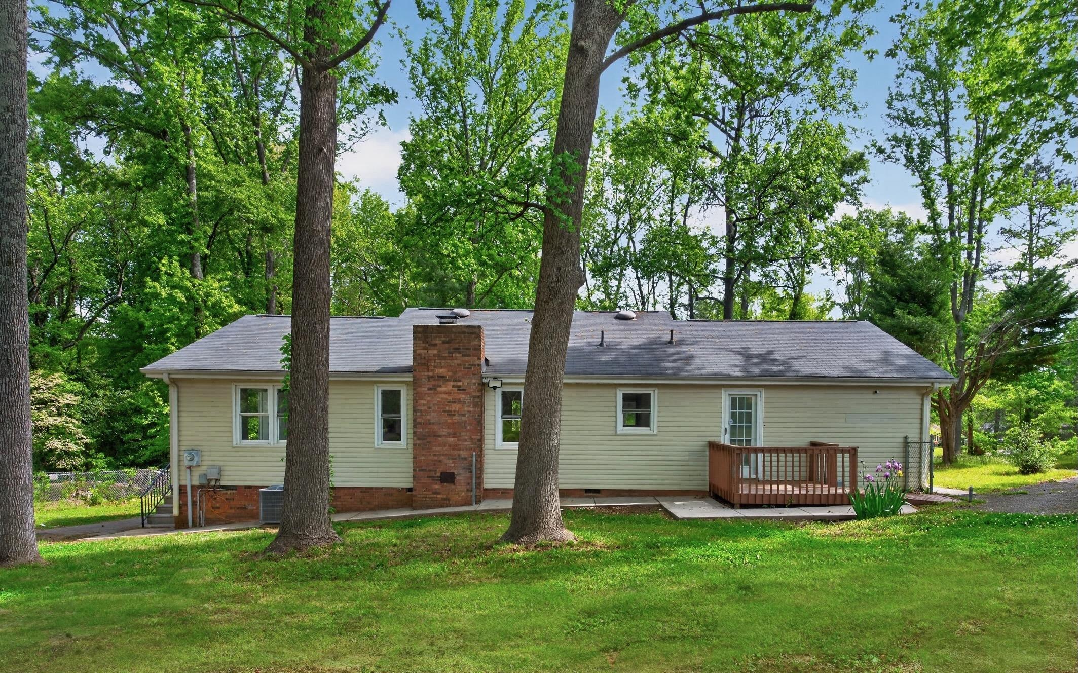 234 Greencreek Road Spartanburg, SC 29301 - Photo 3 of 21