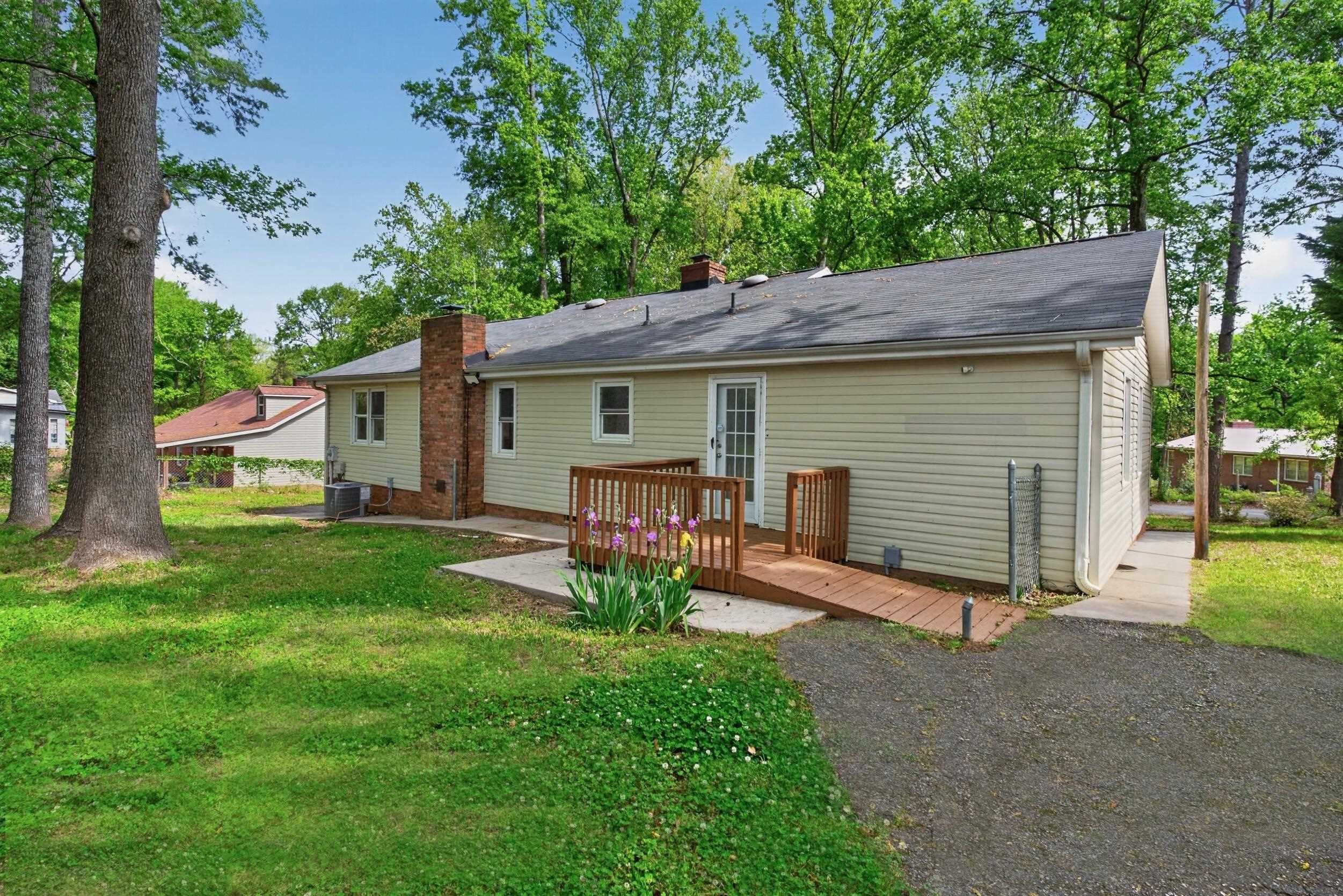 234 Greencreek Road Spartanburg, SC 29301 - Photo 4 of 21