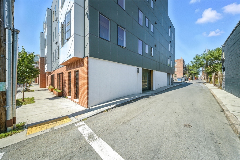 25 2nd Street, Unit 206 Chelsea, MA 02150 - Photo 3 of 40