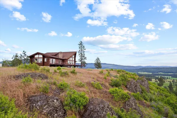 $1,300,000 | 29409 North Dunn Road, Chattaroy, WA 99003