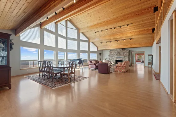 $1,300,000 | 29409 North Dunn Road, Chattaroy, WA 99003