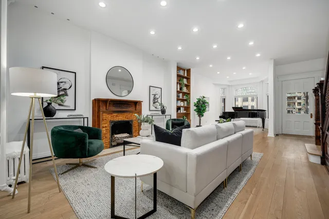 $1,350,000 | 5519 South Cornell Avenue, Chicago, IL 60637