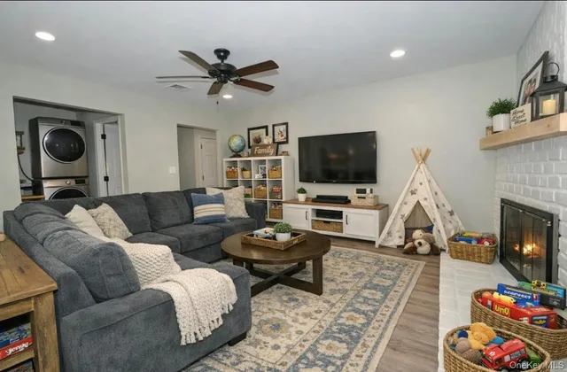 $765,000 | 34 Stewart Circle North, Centereach, NY 11720