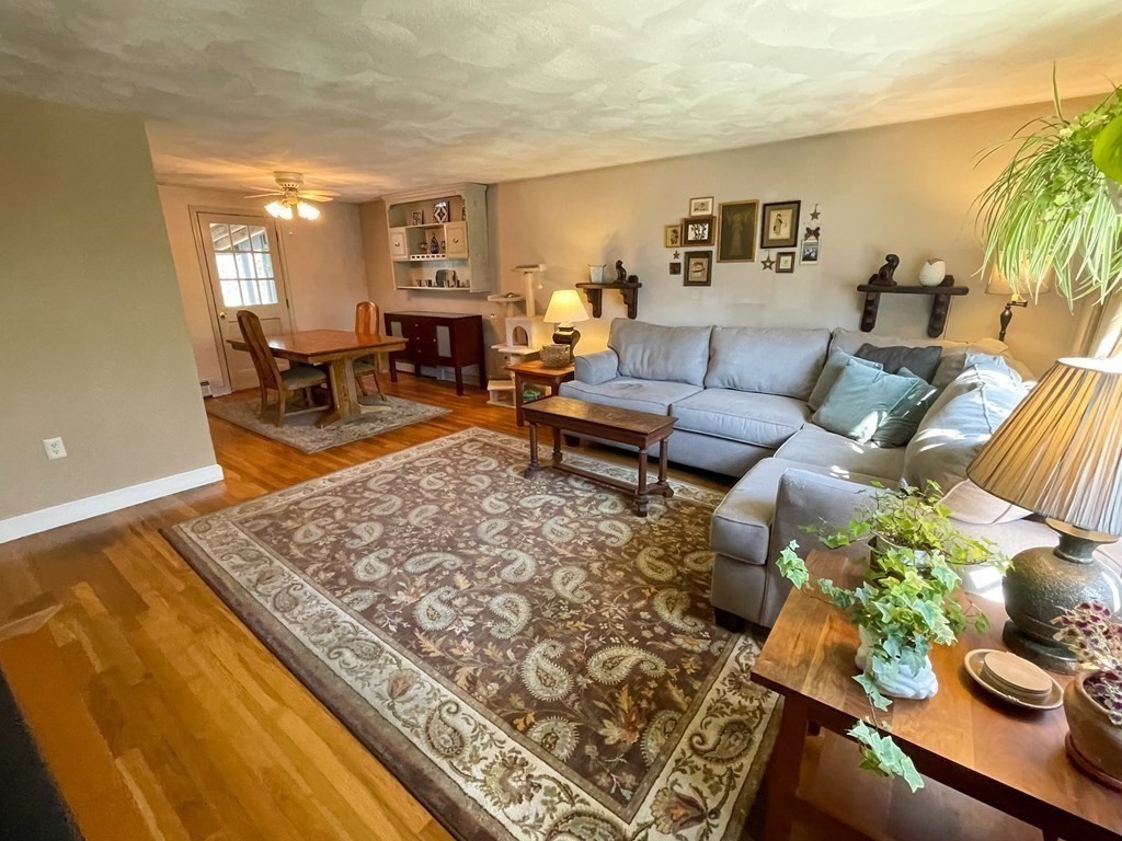 381 High Plain Road Andover, MA 01810 - Photo 4 of 21