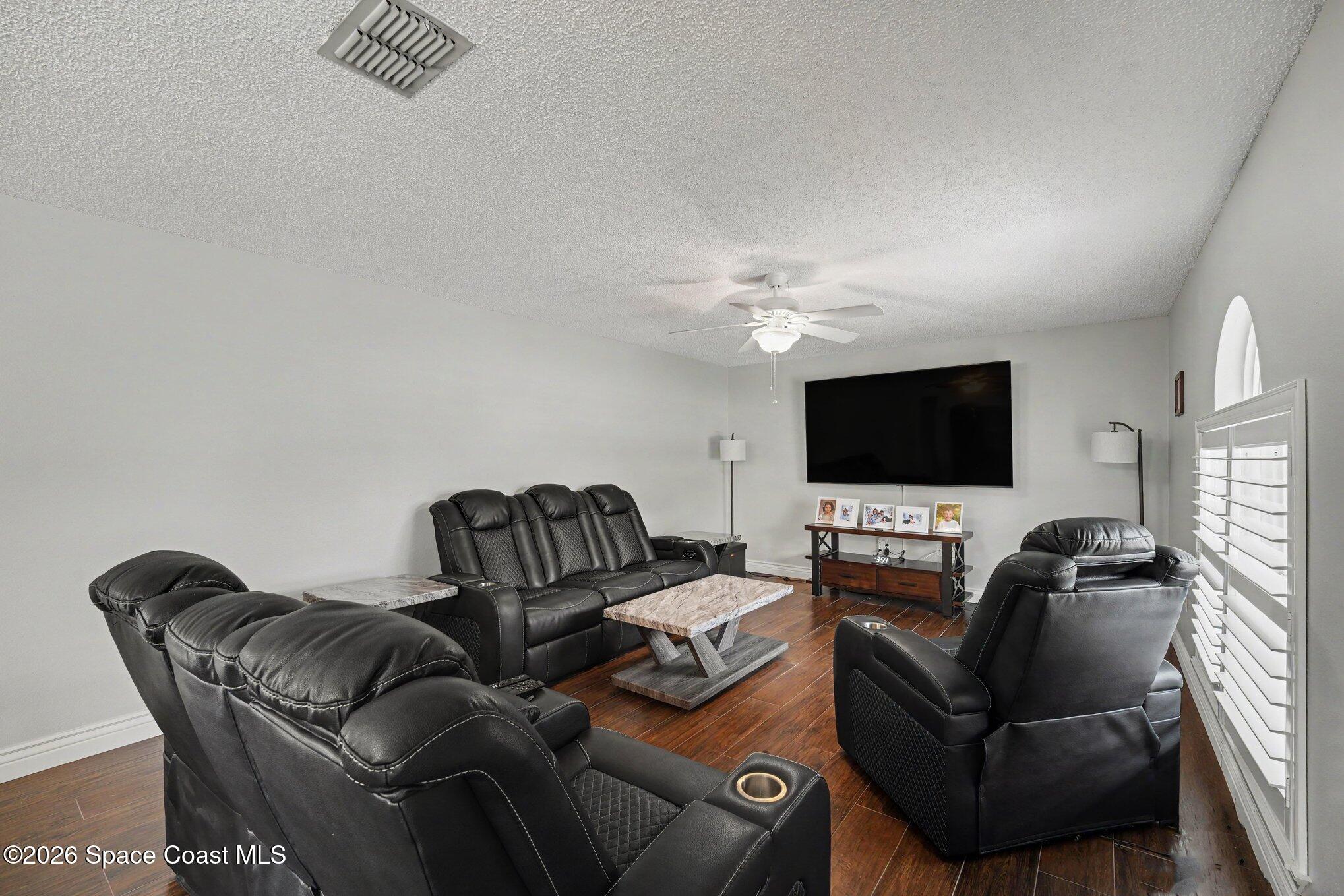 6101 Corning Road Cocoa, FL 32927 - Photo 8 of 40 008_file_4564