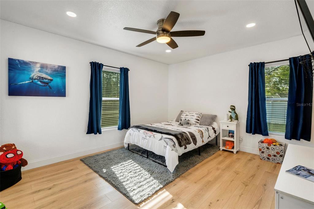 10016 Ridge Road Seminole, FL 33772 - Photo 24 of 44