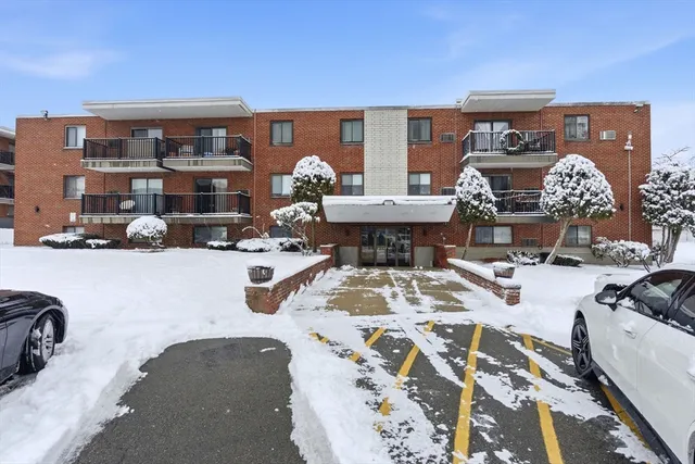 $349,900 | 100 Governors Drive, Unit 118, Winthrop, MA 02152