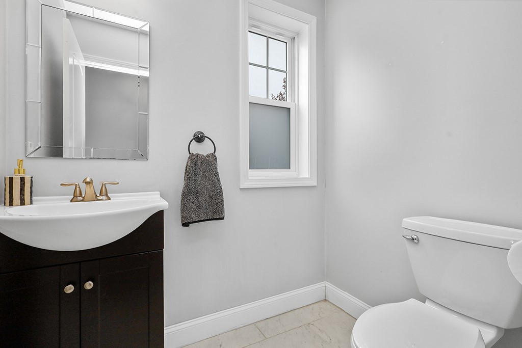 54 Raymond Street East Providence, RI 02914 - Photo 12 of 36