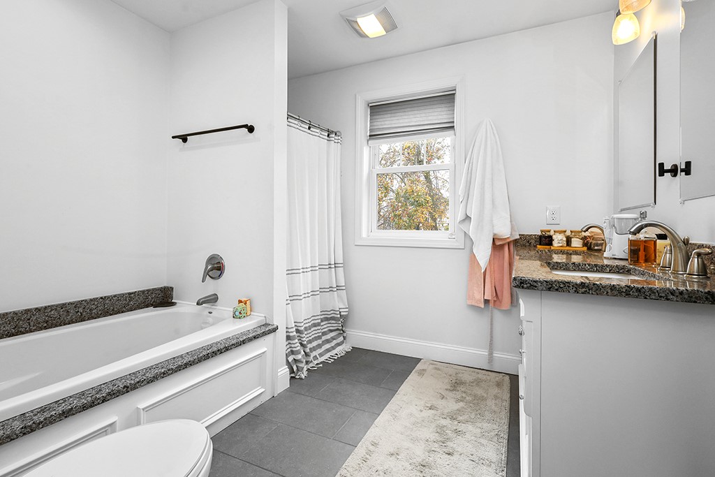 54 Raymond Street East Providence, RI 02914 - Photo 21 of 36