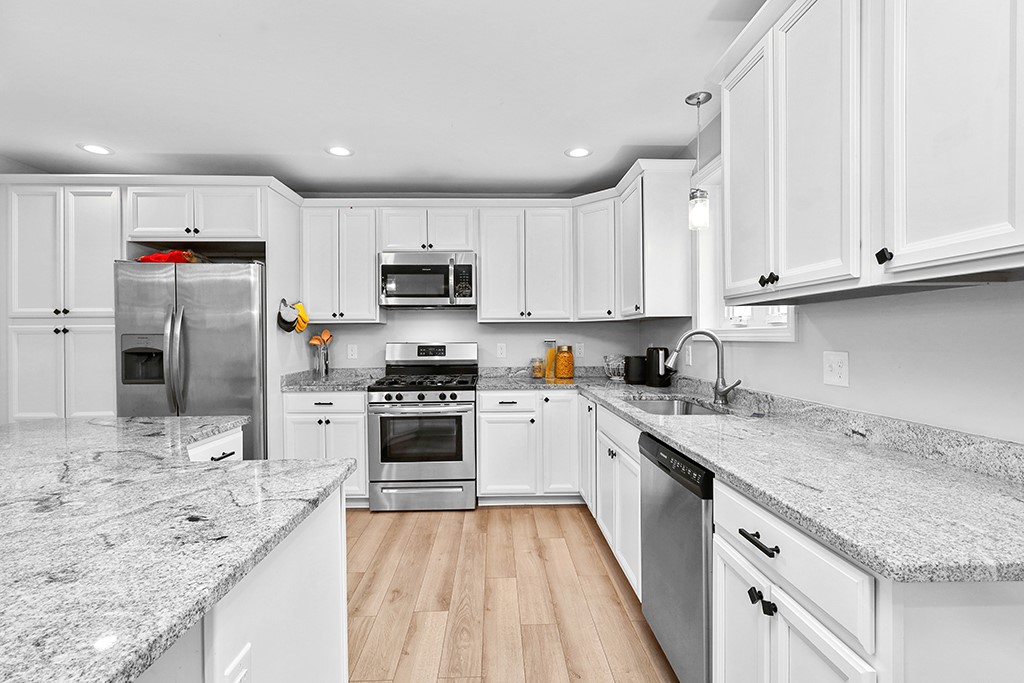 54 Raymond Street East Providence, RI 02914 - Photo 9 of 36