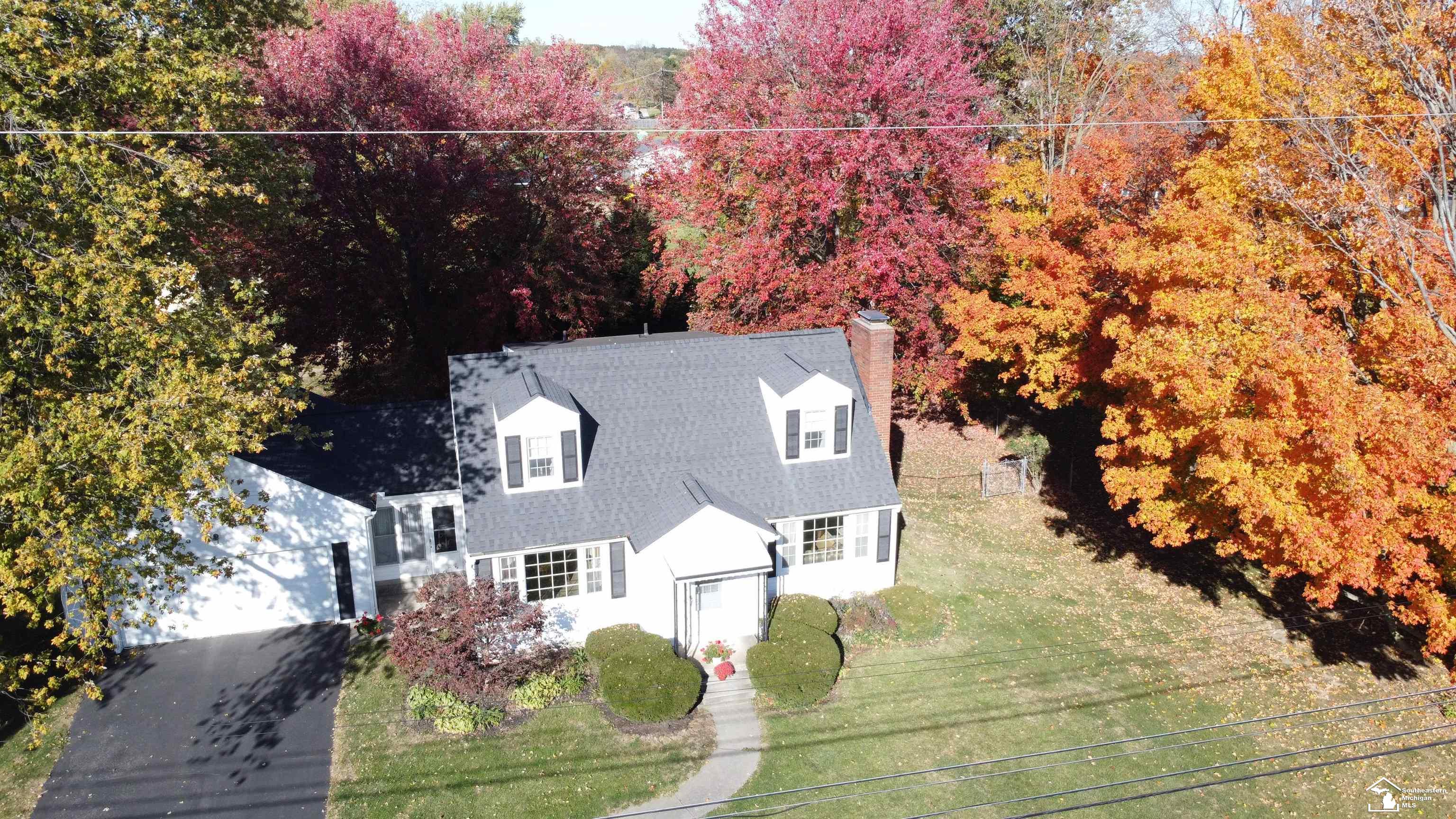 1624 North Custer Road Monroe, MI 48162 - Photo 4 of 56 50164666-e6c56c89-85f2-4c62-b901-ce0ad2b291f1.JPG