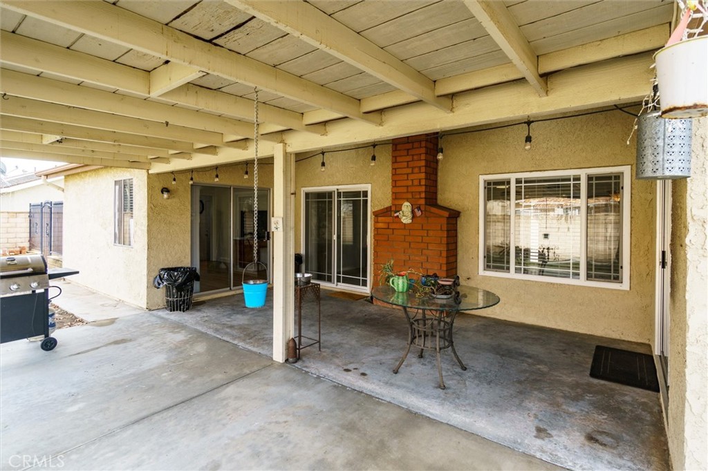 27062 Terrytown Road Menifee, CA 92586 - Photo 33 of 36 a view of a room with gym equipment
