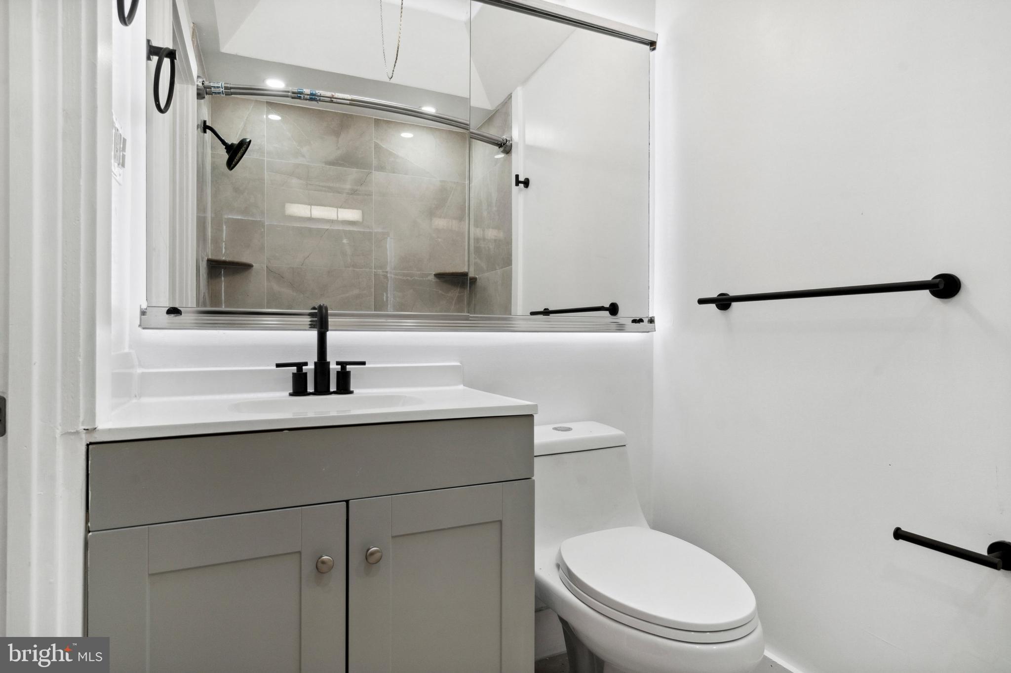 1337 Farrington Road Philadelphia, PA 19151 - Photo 9 of 13 Gallery Image 9