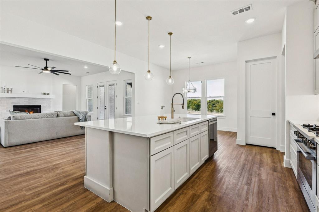 711 Hummingbird Lane Justin, TX 76247 - Photo 13 of 38