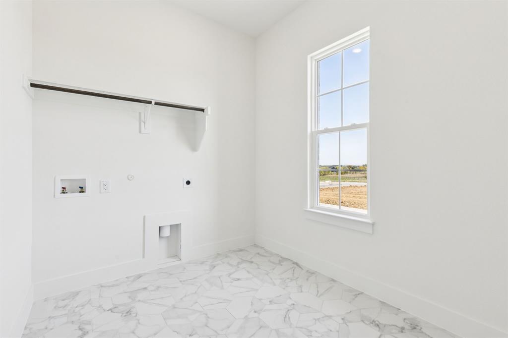 711 Hummingbird Lane Justin, TX 76247 - Photo 29 of 38